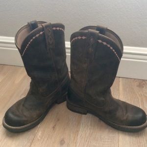 LADIES ARIAT SLIP-ON BOOTS